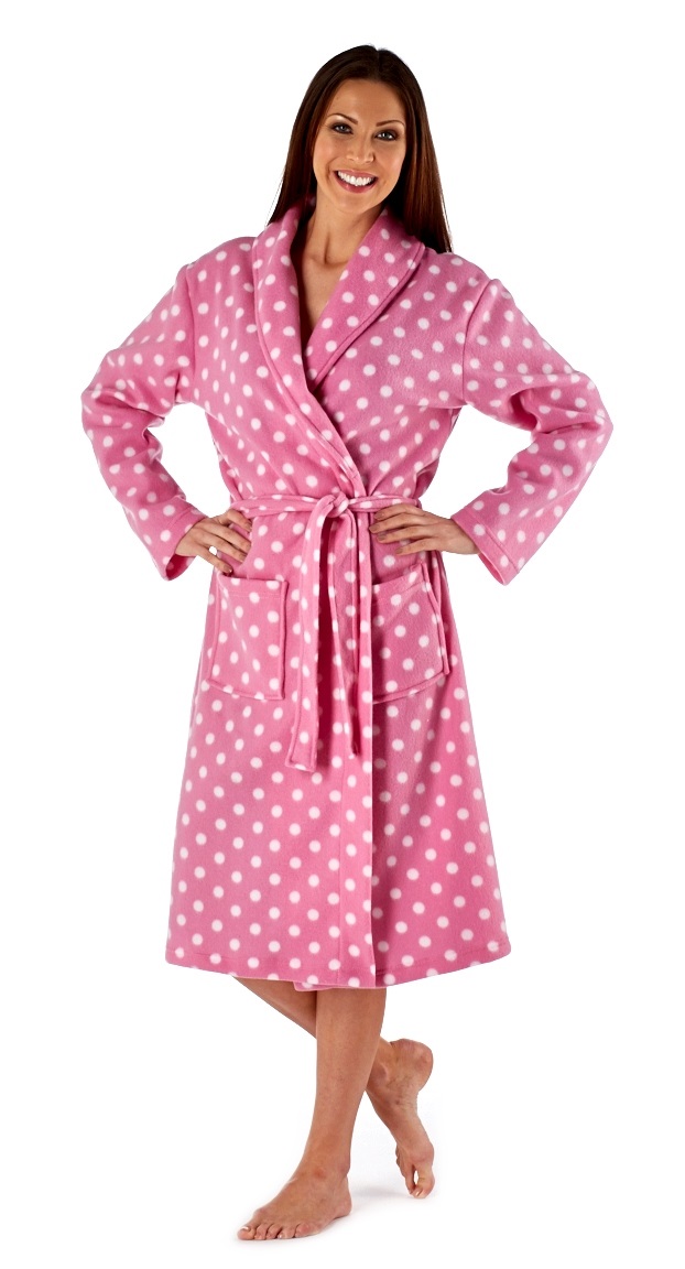Shopping Bag Delight in your own personal home spa with women’s loungewear that will ensure a restful sleep and feel oh so wonderful on your skin after a nice hot shower. Stay warm when you bring luxury with you in a long, short or medium length plush bathrobe or cotton wrap. Indulge yourself today with our women's pajamas in the women's department.